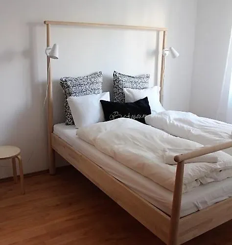 Cozy Nest With Free Parking Apartman