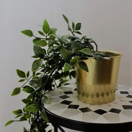 Appartement Cozy Nest With Free Parking *