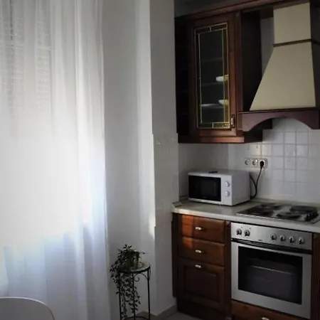 Cozy Nest With Free Parking *