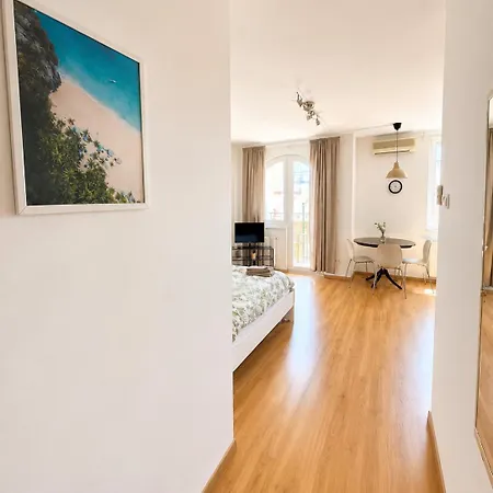 Cozy Nest With Free Parking * ブダペスト
