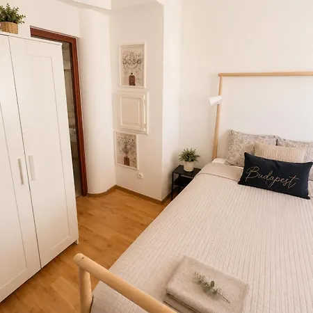 Cozy Nest With Free Parking アパート