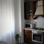 Cozy Nest With Free Parking *