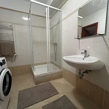 Cozy Nest With Free Parking 아파트 부다페스트